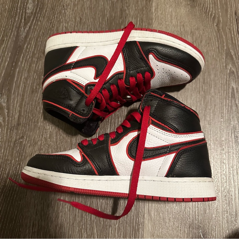 Air Jordan 1 Retro High Bloodline GS